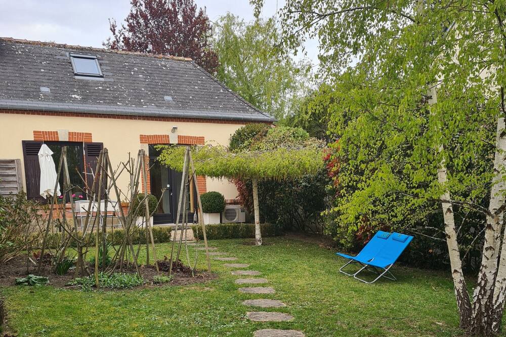 Photo of Outdoor in Checy