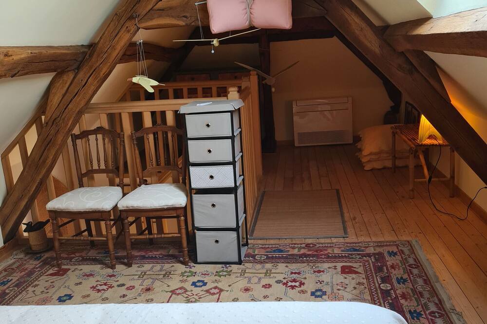 Photo of Bedroom in Checy
