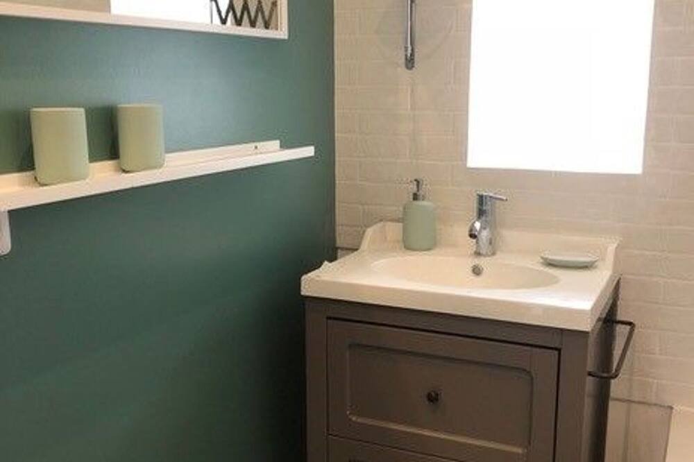 Photo of Bathroom in Grangermont