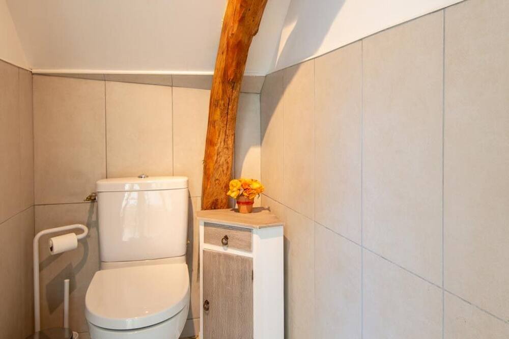 Photo of Bathroom in Courcelles