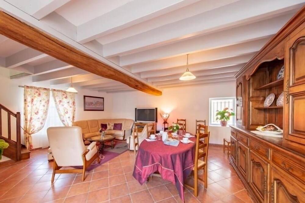 Photo of Livingroom in Courcelles