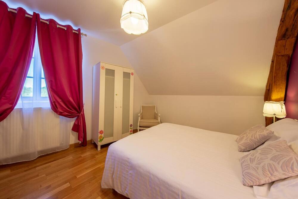 Photo of Bedroom in Courcelles