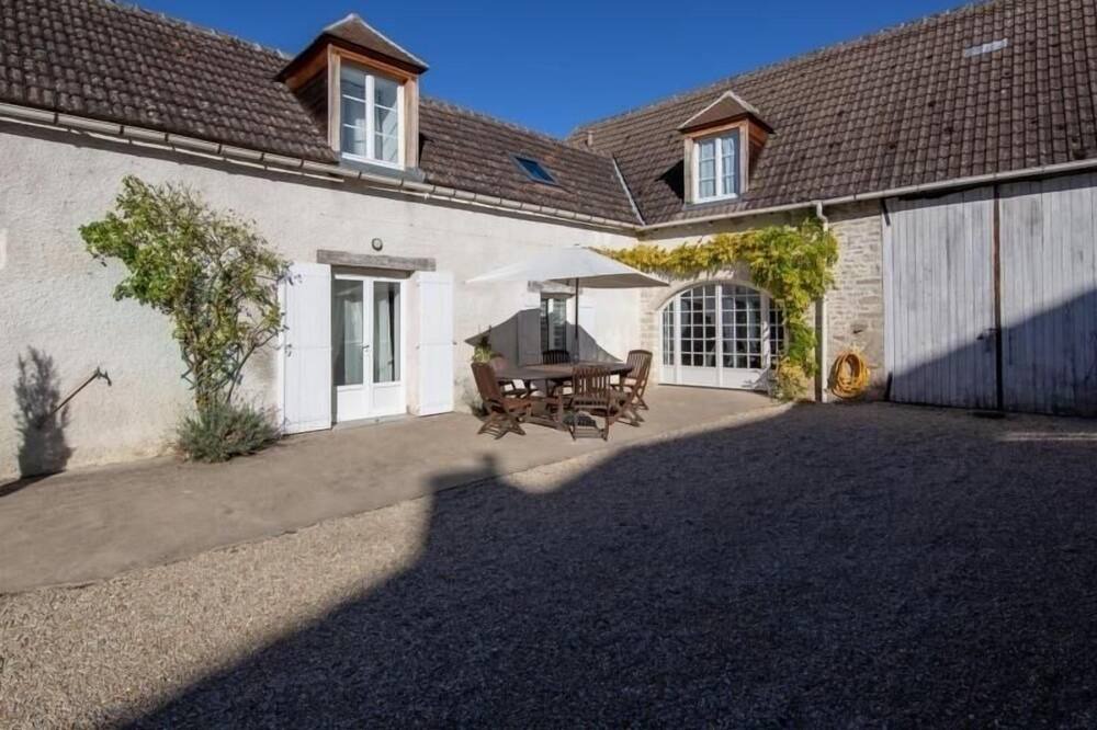 Photo of Outdoor in Courcelles