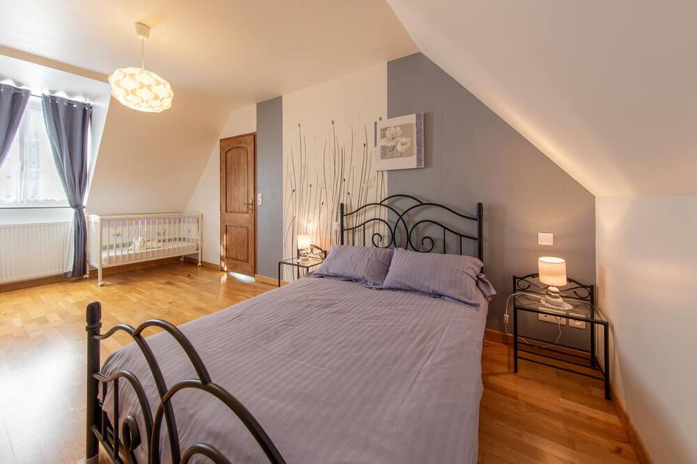 Photo of Bedroom in Courcelles