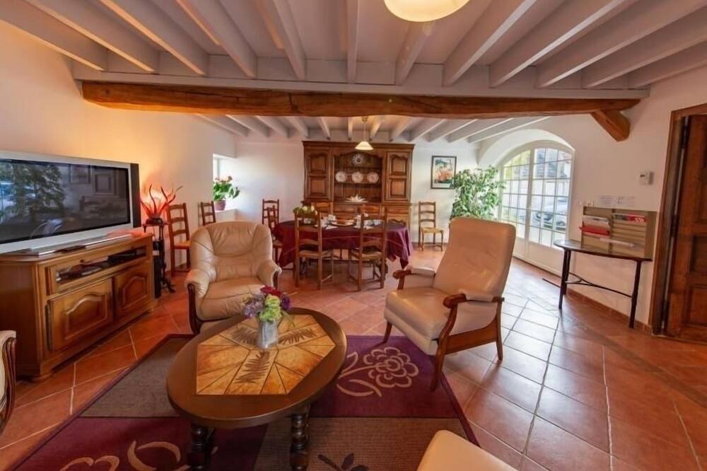 Photo of Livingroom in Courcelles