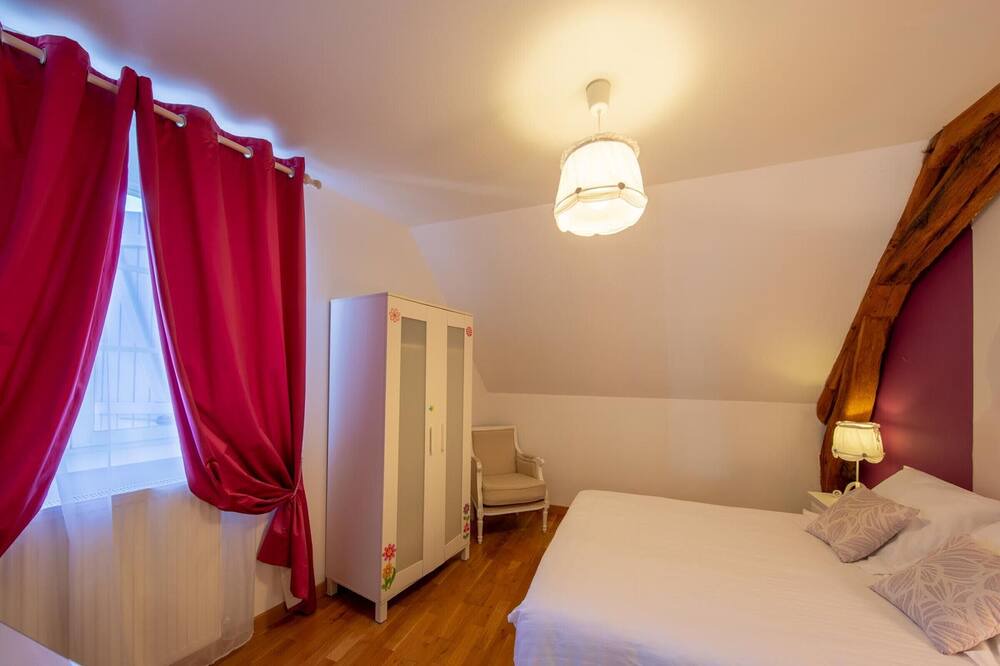 Photo of Bedroom in Courcelles