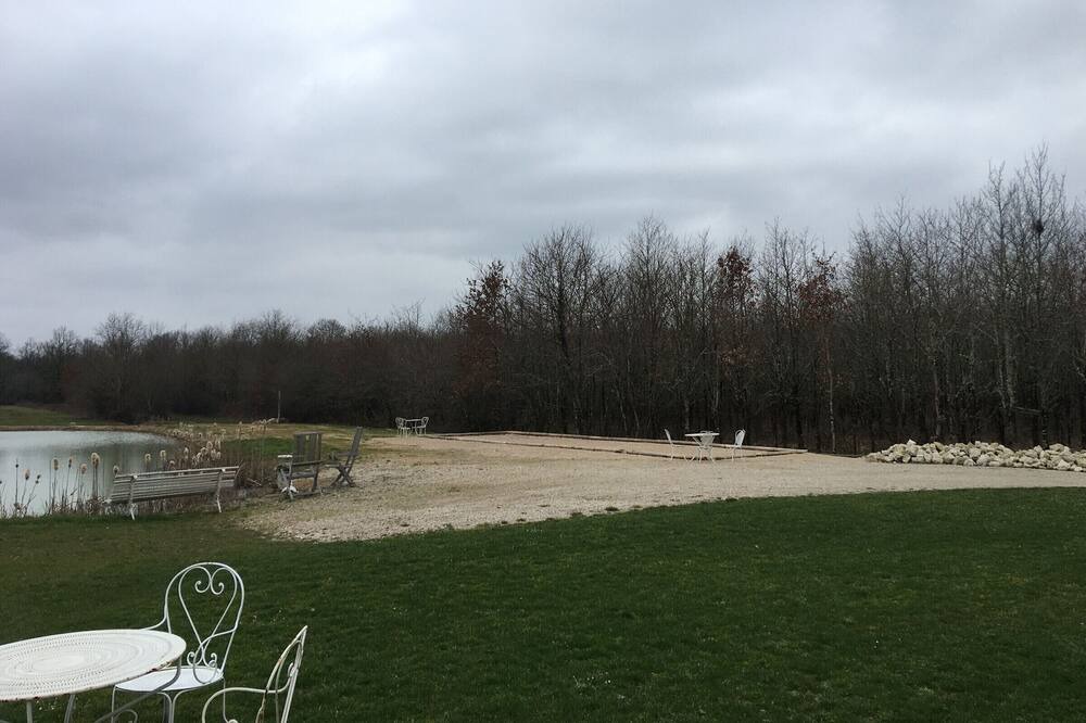 Photo of Outdoor in Jouy-le-Potier