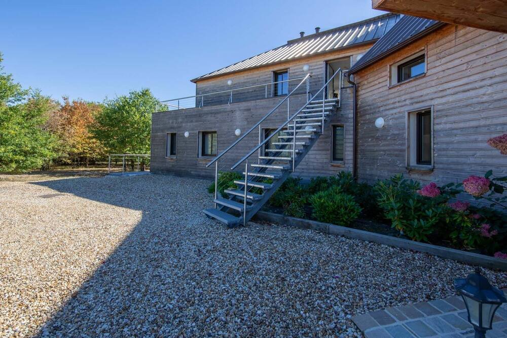 Photo of Outdoor in Jouy-le-Potier