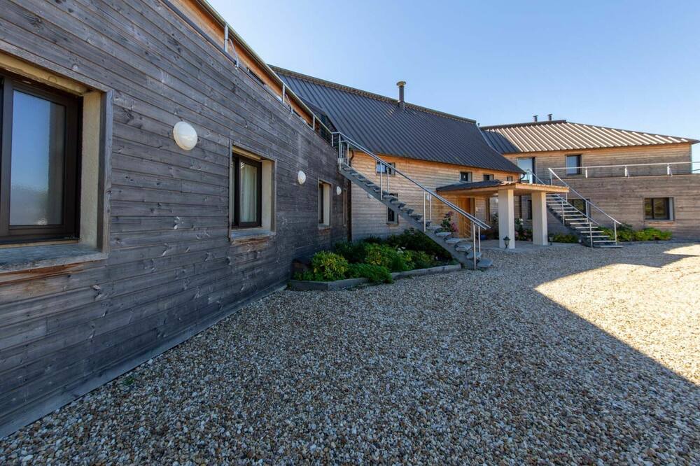 Photo of Outdoor in Jouy-le-Potier