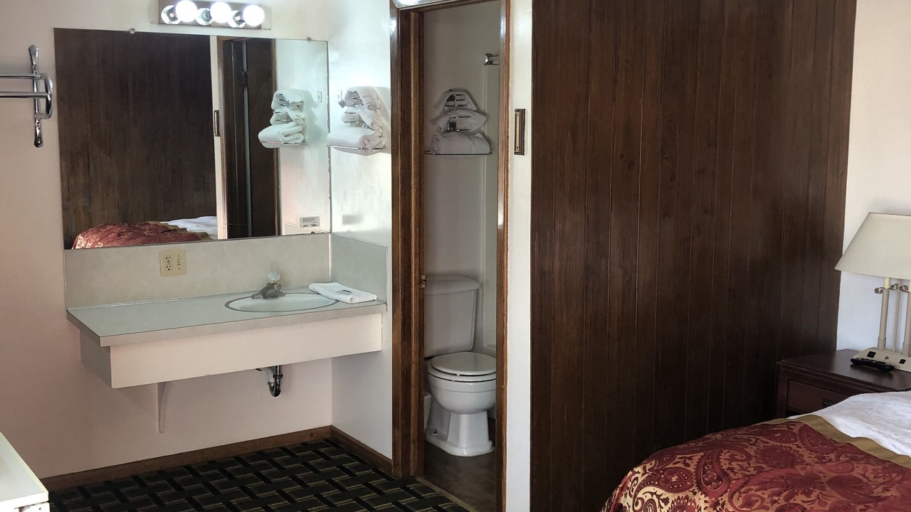 Photo of Bedroom in Broken Bow