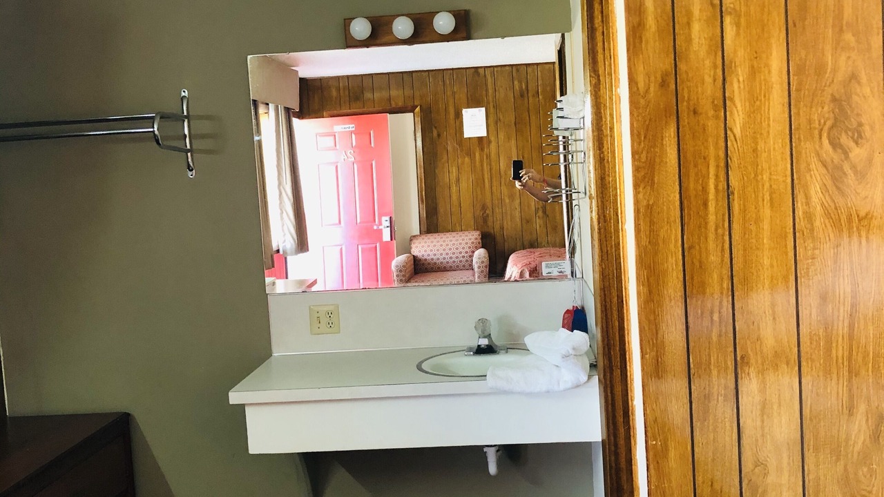 Photo of Bedroom in Broken Bow