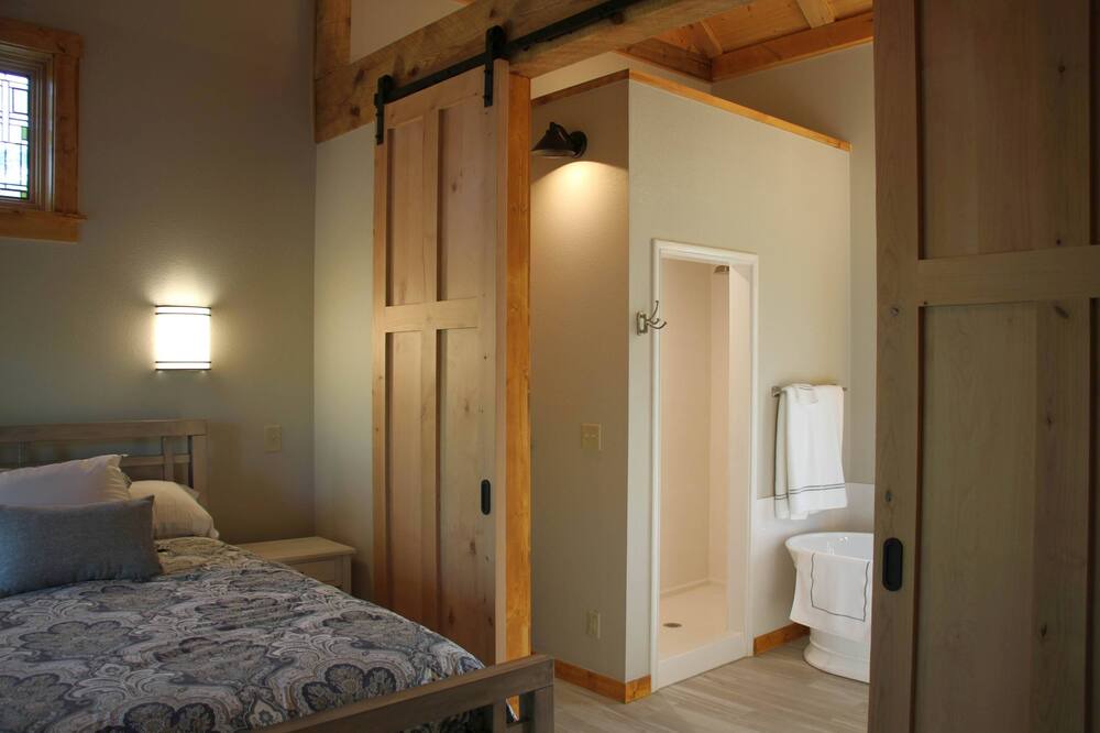 Photo of Bedroom in Creek County
