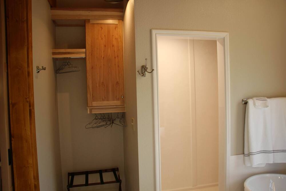 Photo of Bathroom in Creek County