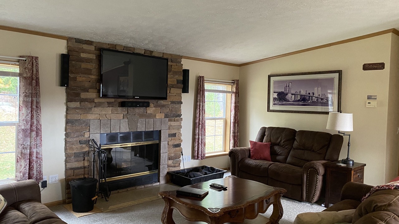 Photo of Livingroom in Ashland