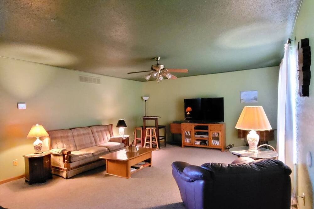 Photo of Livingroom in St. Clair