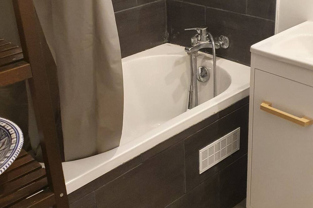 Photo of Bathroom in Puteaux