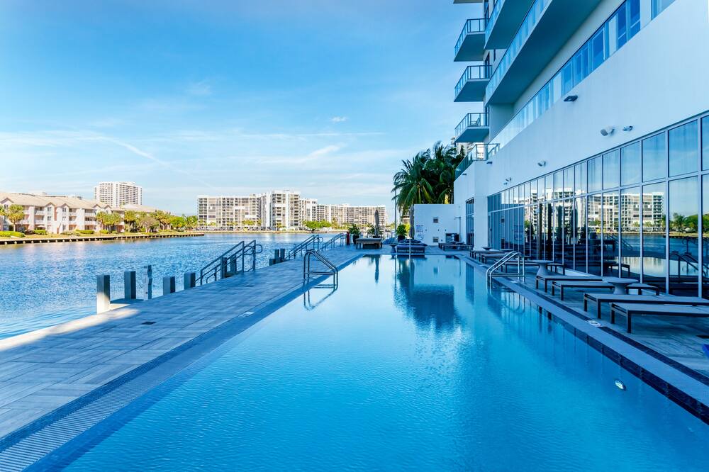 Photo of Outdoor in Hallandale Beach