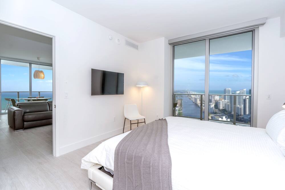 Photo of Bedroom in Hallandale Beach