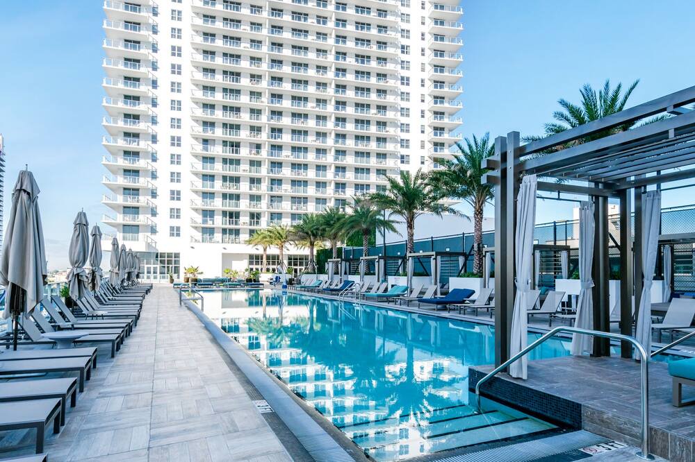 Photo of Outdoor in Hallandale Beach