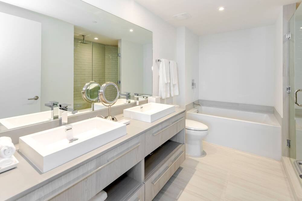 Photo of Bathroom in Hallandale Beach