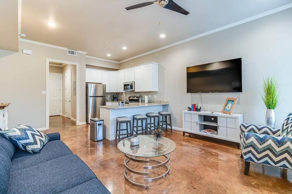 Photo of Livingroom in Downtown