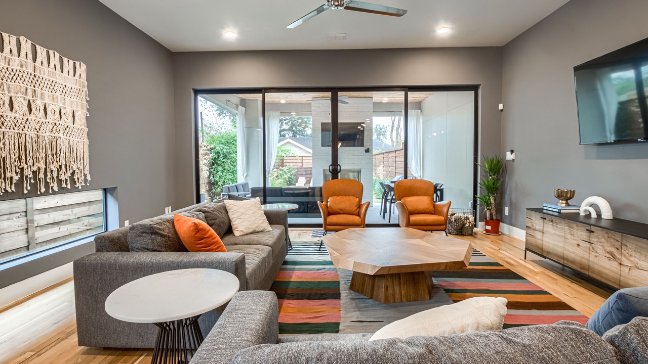 Photo of Livingroom in Old East Dallas