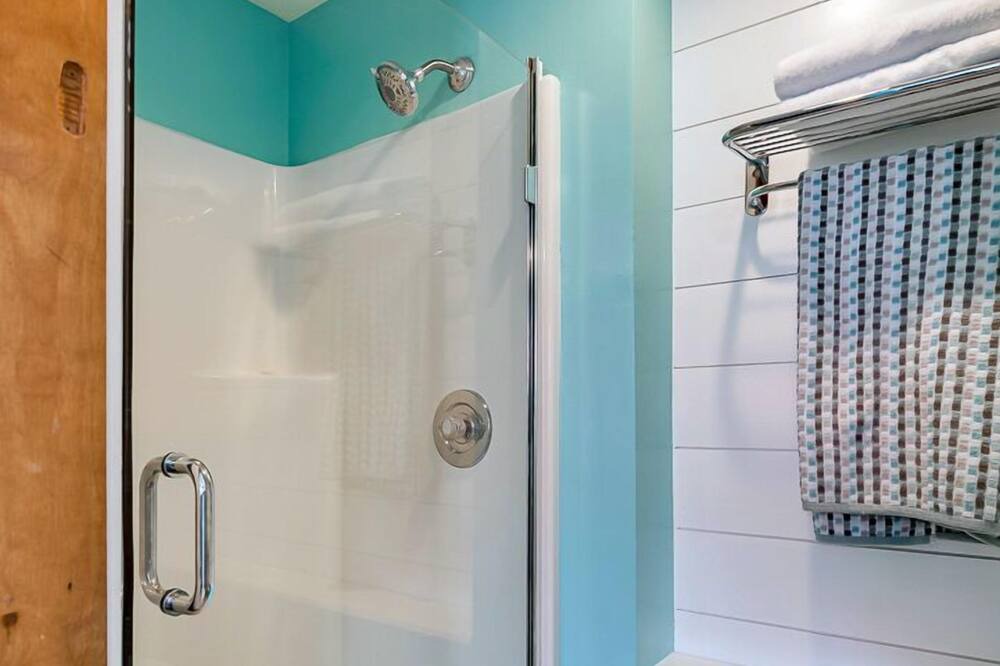 Photo of Bathroom in Manson