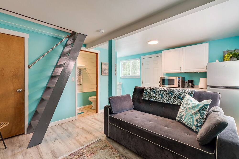Photo of Livingroom in Manson