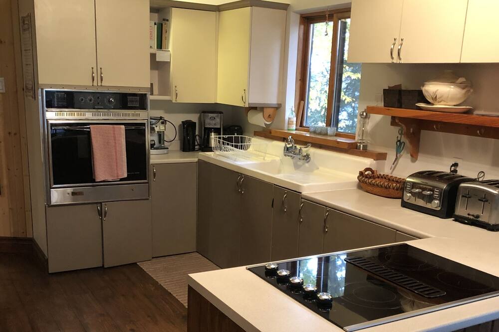 Photo of Kitchen in St-Adolphe-d'Howard