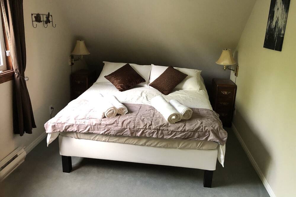 Photo of Bedroom in St-Adolphe-d'Howard