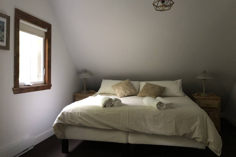 Photo of Bedroom in St-Adolphe-d'Howard