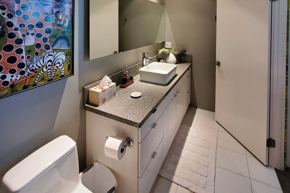 Photo of Bathroom in Baristo