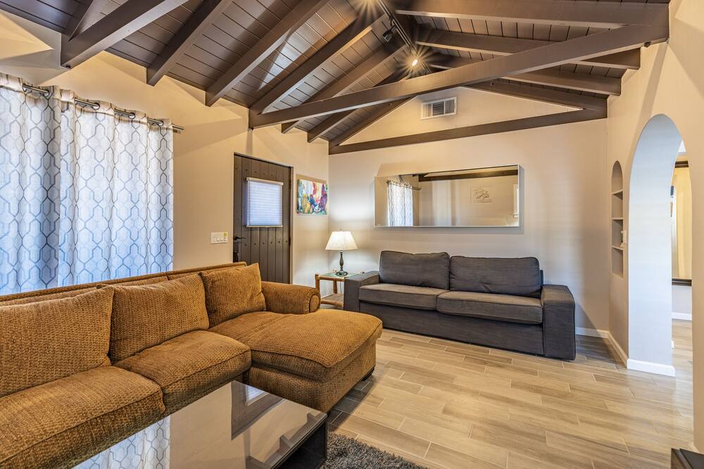 Photo of Livingroom in Tucson