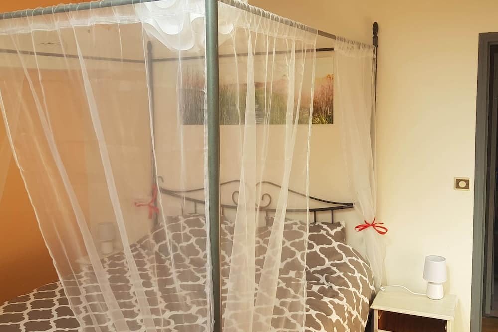 Photo of Bedroom in Parigne