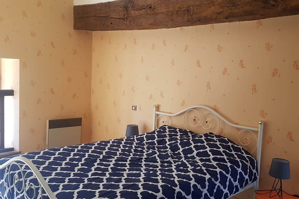 Photo of Bedroom in Parigne