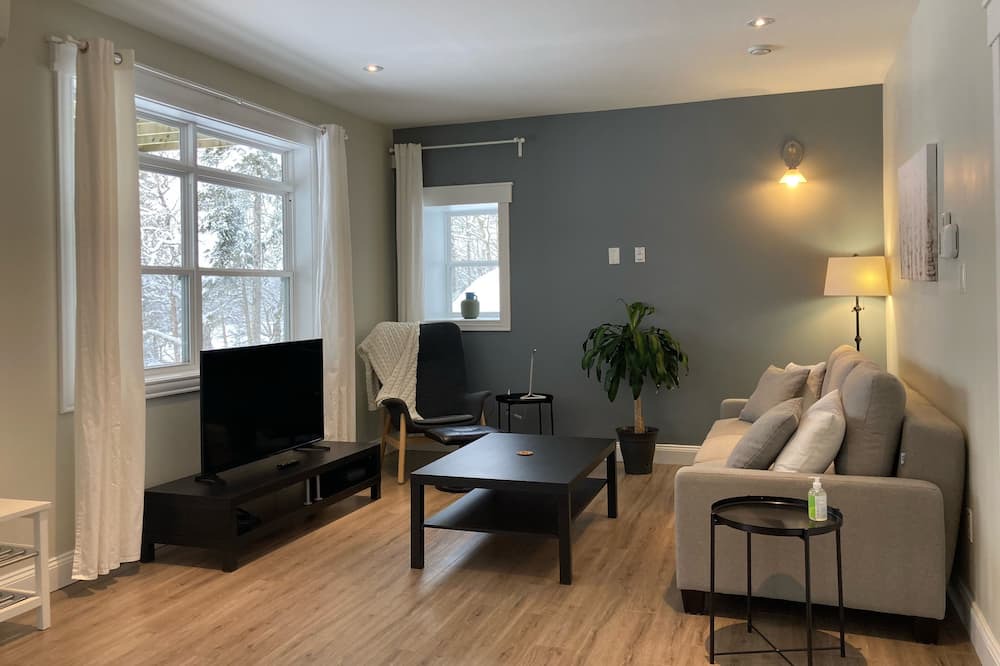 Photo of Livingroom in Halifax County