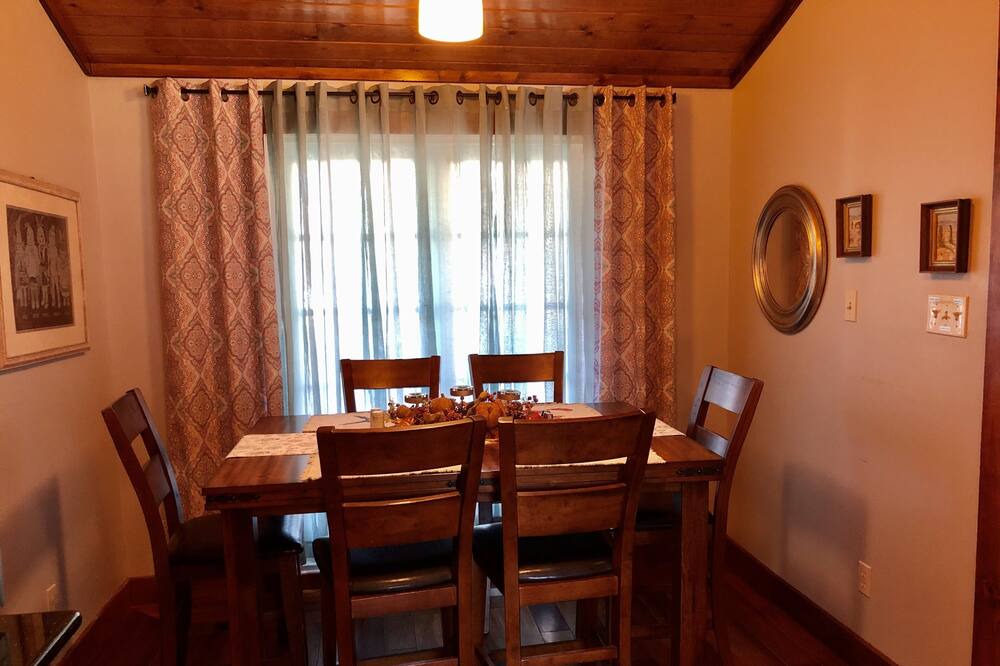 Photo of Bedroom in Shoreacres