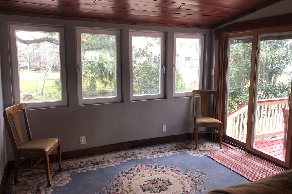 Photo of Bedroom in Shoreacres