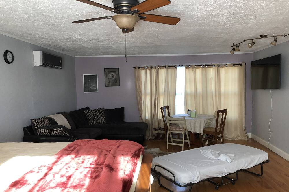 Photo of Bedroom in Shoreacres