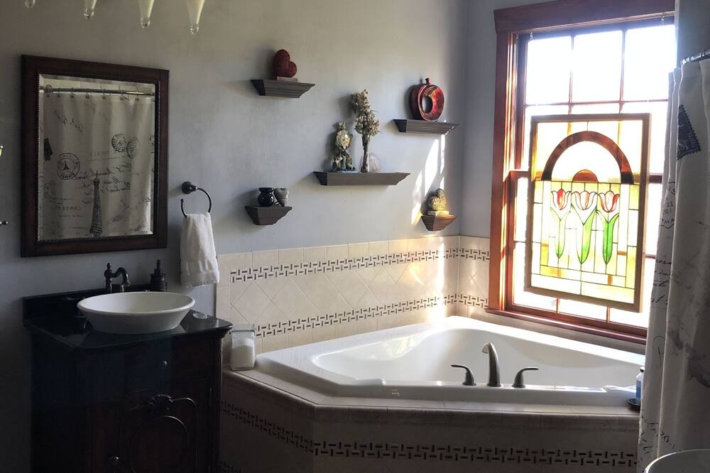 Photo of Bathroom in Shoreacres