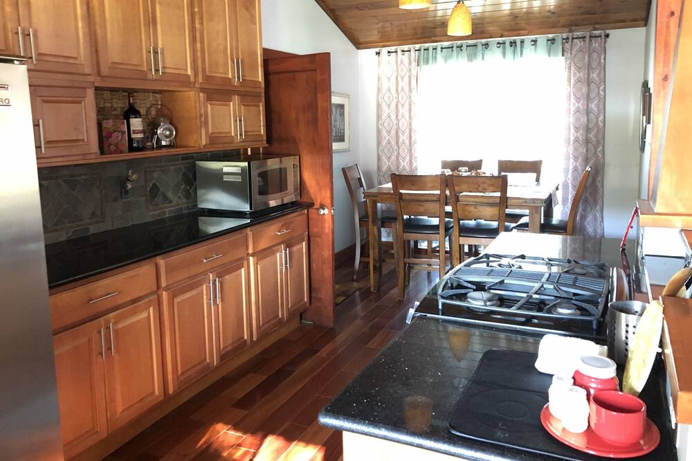 Photo of Bedroom in Shoreacres