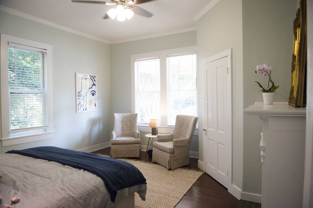 Photo of Bedroom in Avondale