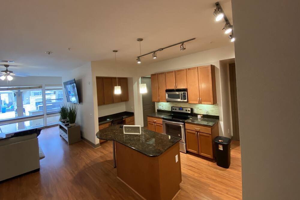 Photo of Kitchen in Greenway Plaza-Upper Kirby