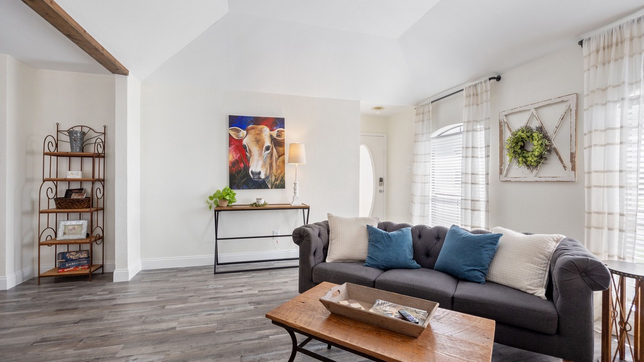 Photo of Livingroom in Grapevine