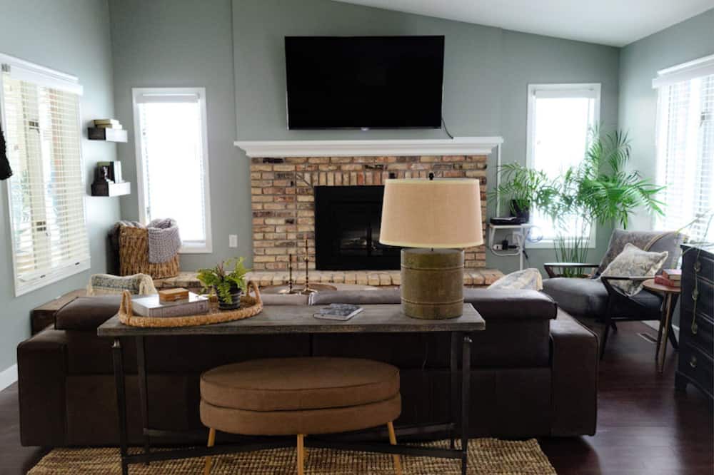 Photo of Livingroom in Lancaster