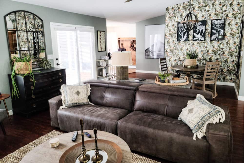 Photo of Livingroom in Lancaster