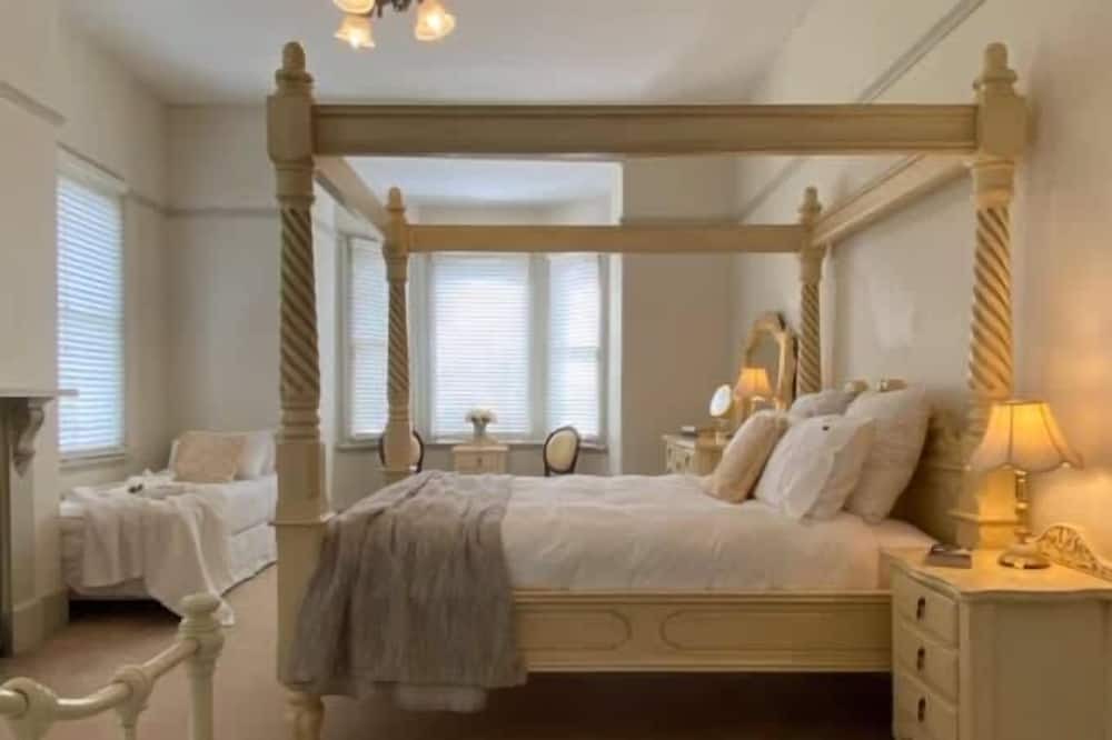 Photo of Others in Blayney