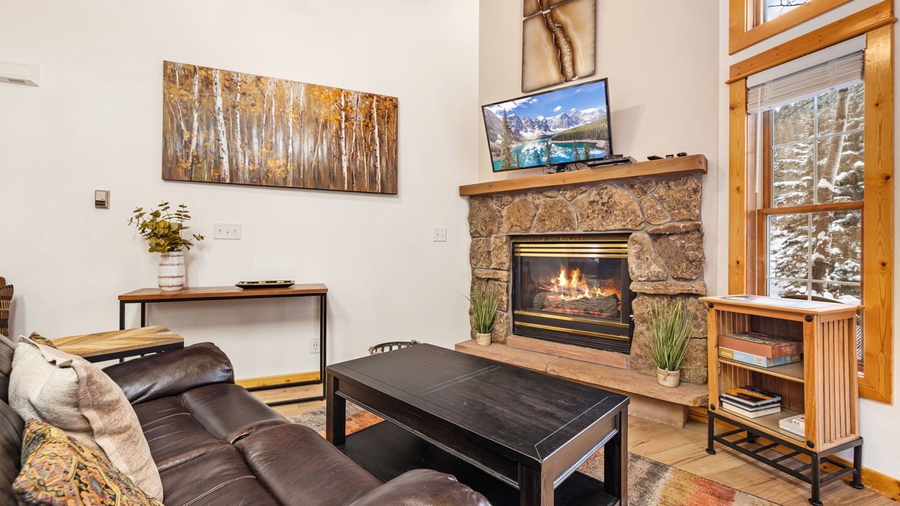 Photo of Livingroom in Fall River Estates