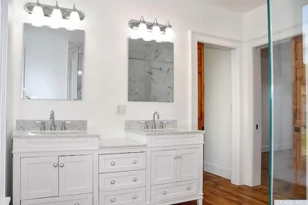 Photo of Bedroom in Schodack Landing