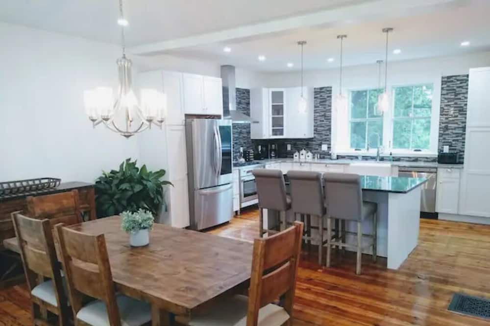 Photo of Kitchen in Schodack Landing